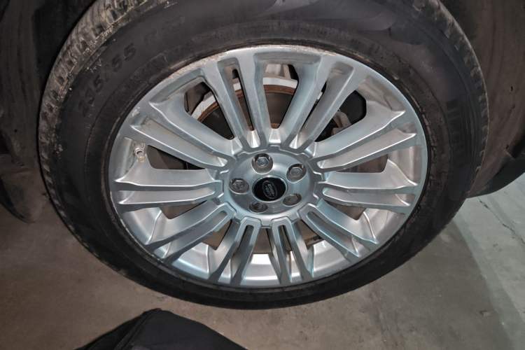 Used Land Rover Range Evoque 2013 2.0T 5-Door YAOZHI Edition Right Front Wheel Hub