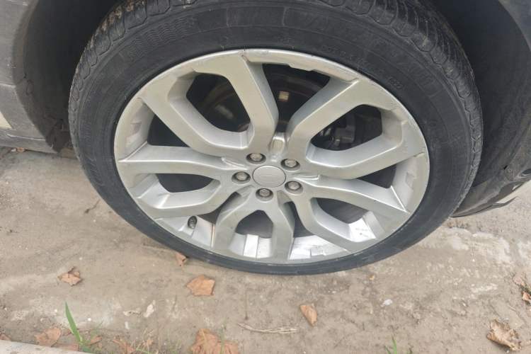 Used Land Rover Range Evoque 2013 2.0T 5-Door Ignite Edition Right Front Wheel Hub