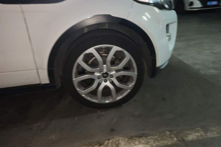 Used Land Rover Range Evoque 2013 2.0T 5-Door Ignite Edition Right Front Wheel Hub
