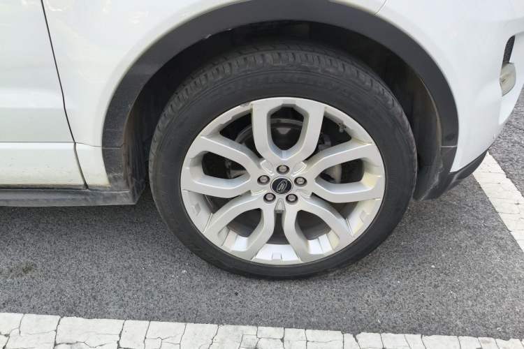 Used Land Rover Range Evoque  Right Front Wheel Hub