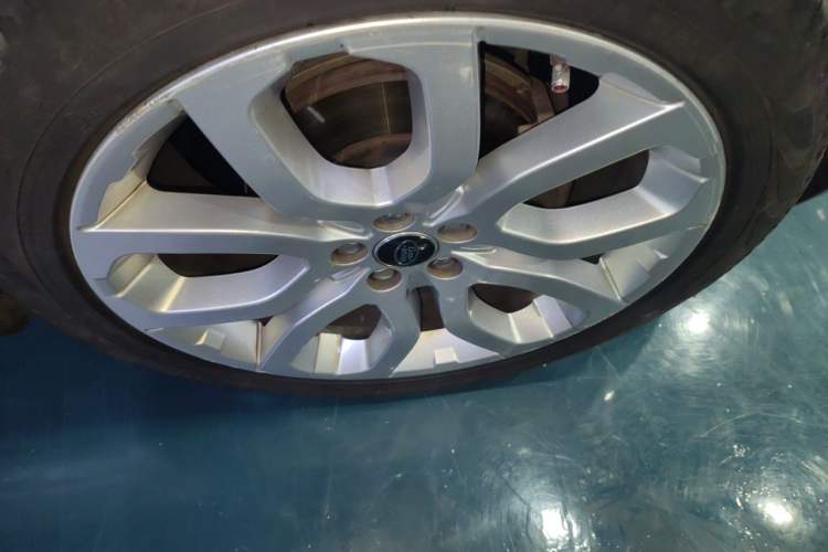 Used Land Rover Range Evoque 2013 2.0T 5-Door Ignite Edition Right Front Wheel Hub