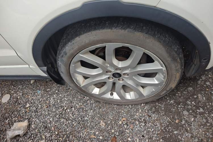 Used Land Rover Range Evoque 2013 2.0T 5-Door Ignite Edition Right Front Wheel Hub