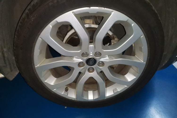 Used Land Rover Range Evoque 2013 2.0T 3-Door Ignite Edition Right Front Wheel Hub
