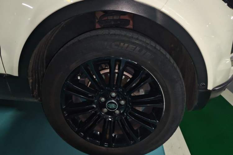 Used Land Rover Range Evoque 2013 2.0T 3-Door YAOZHI Edition Right Front Wheel Hub