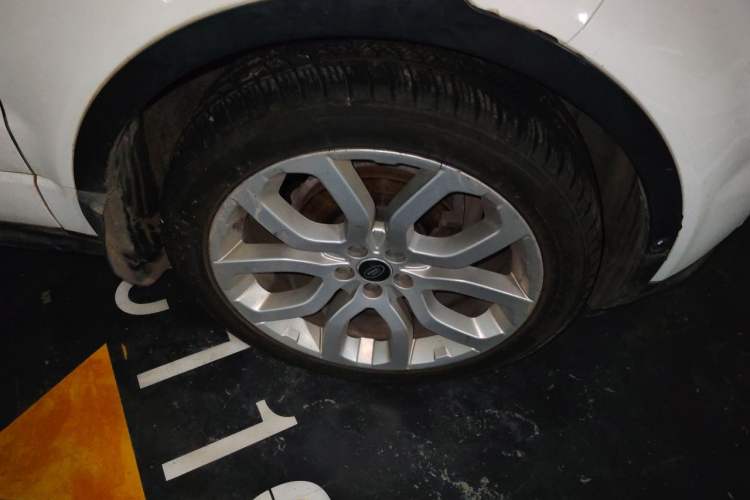 Used Land Rover Range Evoque 2013 2.0T 5-Door Ignite Edition Right Front Wheel Hub