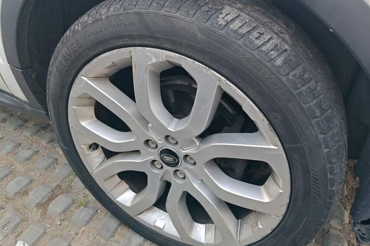 Used Land Rover Range Evoque 2013 2.0T 5-Door Ignite Edition Right Front Wheel Hub