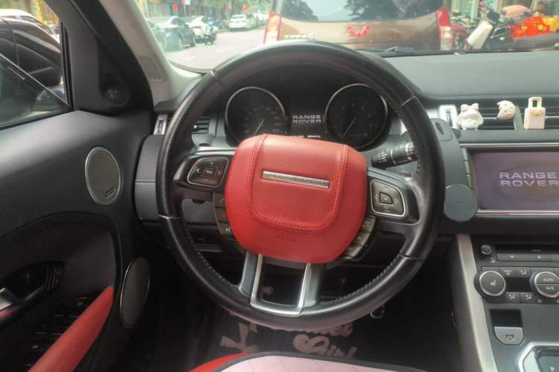 Used Land Rover Range Evoque 2013 2.0T 5-Door Ignite Edition Steering Wheel