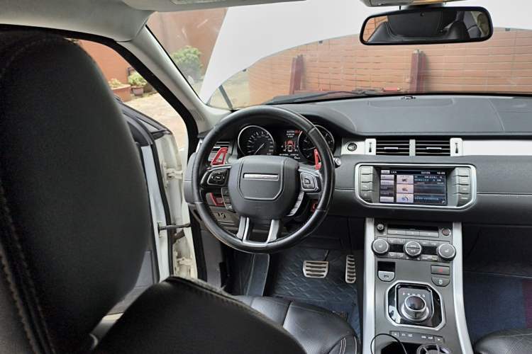 Used Land Rover Range Evoque 2013 2.0T 5-Door Ignite Edition Steering Wheel