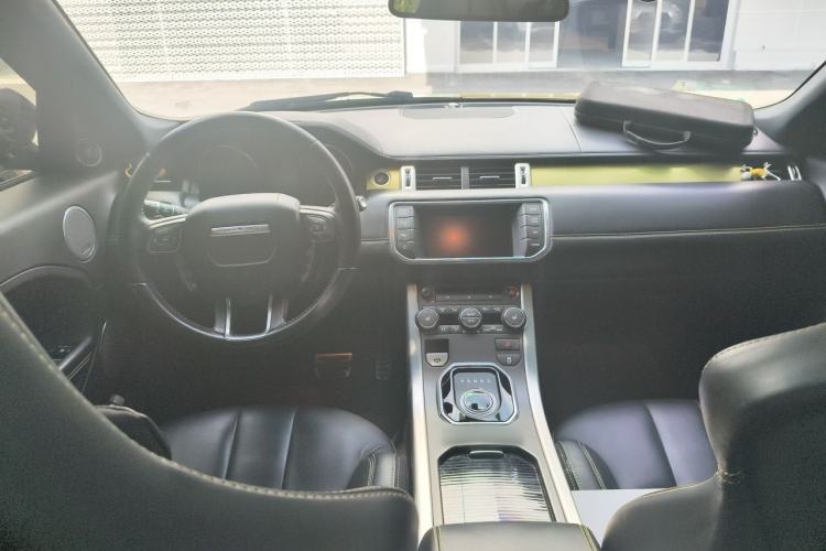 Used Land Rover Range Evoque 2013 2.0T 5-Door Ignite Limited Edition Center Console
