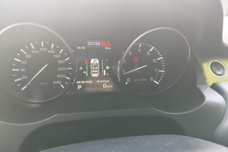 Used Land Rover Range Evoque 2013 2.0T 5-Door Ignite Limited Edition Odometer Close Up