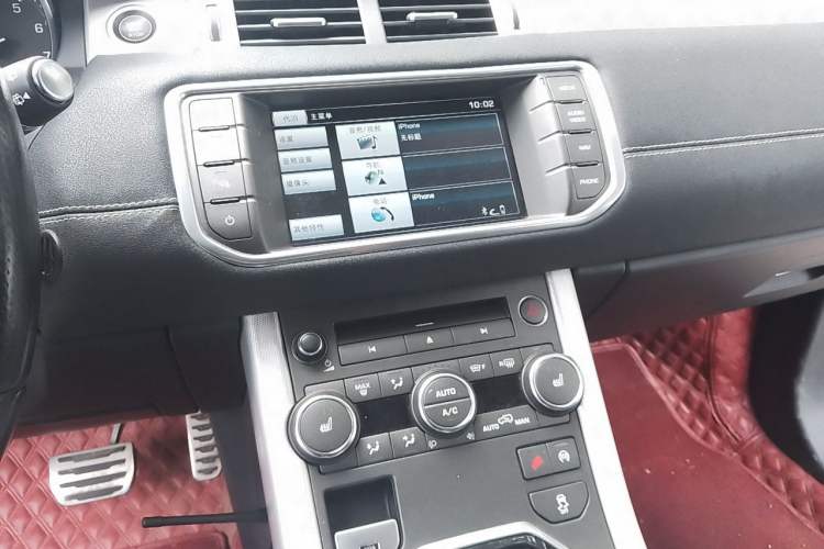 Used Land Rover Range Evoque 2014 2.0T 5-Door Ignite Edition Audio And AC Panel