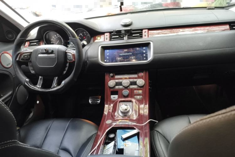 Used Land Rover Range Evoque 2014 2.0T 5-Door Ignite Edition Center Console