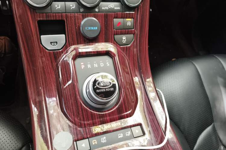 Used Land Rover Range Evoque 2014 2.0T 5-Door Ignite Edition Gear Lever