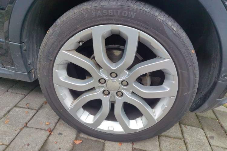 Used Land Rover Range Evoque 2014 2.0T 5-Door Ignite Edition Right Front Wheel Hub
