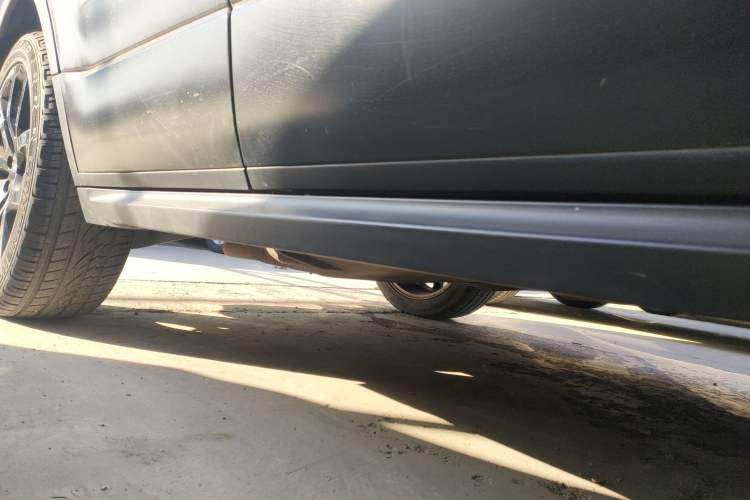 Used Land Rover Range Evoque 2014 2.0T 5-Door Ignite Edition Right Side Sill