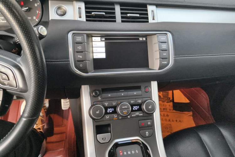 Used Land Rover Range Evoque 2014 2.0T 5-Door Ignite Edition Audio And AC Panel