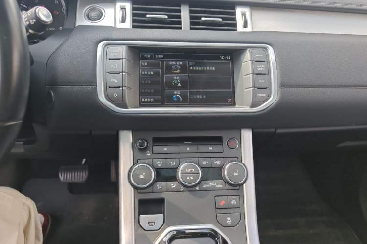 Used Land Rover Range Evoque 2014 2.0T 5-Door Luxury Edition Audio And AC Panel