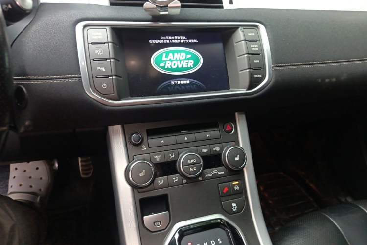 Used Land Rover Range Evoque 2014 2.0T 5-Door Ignite Edition Audio And AC Panel