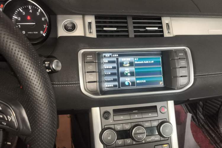 Used Land Rover Range Evoque 2014 2.0T 5-Door Ignite Edition Audio And AC Panel