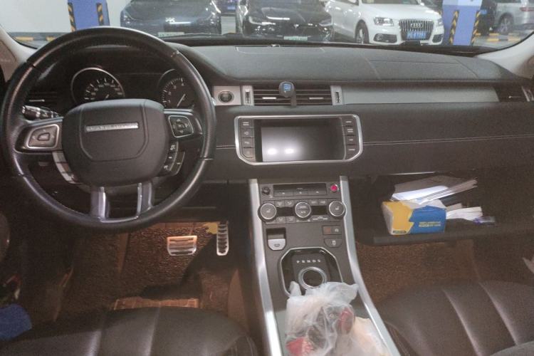 Used Land Rover Range Evoque 2014 2.0T 5-Door Ignite Edition Center Console