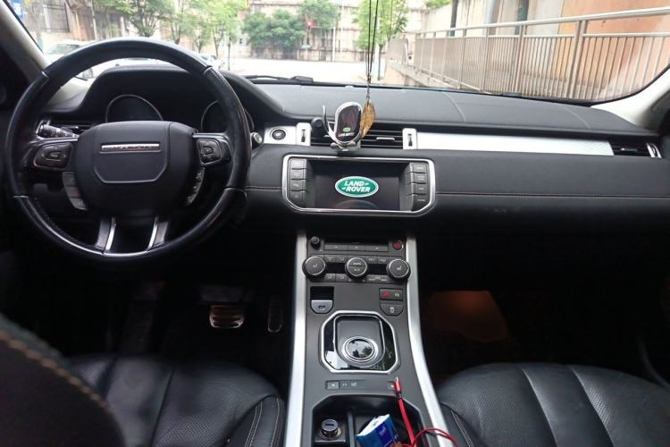 Used Land Rover Range Evoque 2014 2.0T 5-Door Ignite Edition Center Console