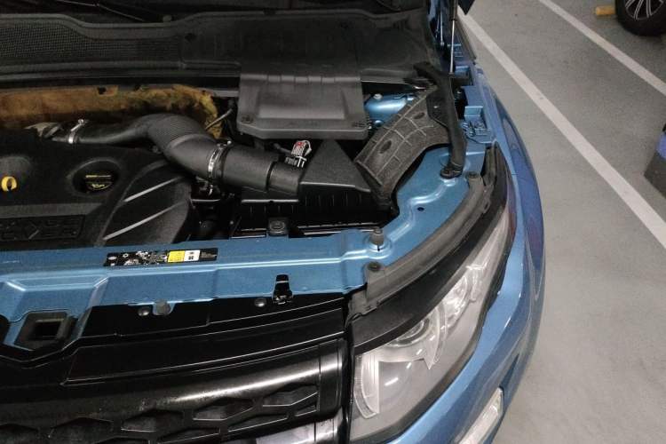 Used Land Rover Range Evoque 2014 2.0T 5-Door Ignite Edition Engine Bay Left