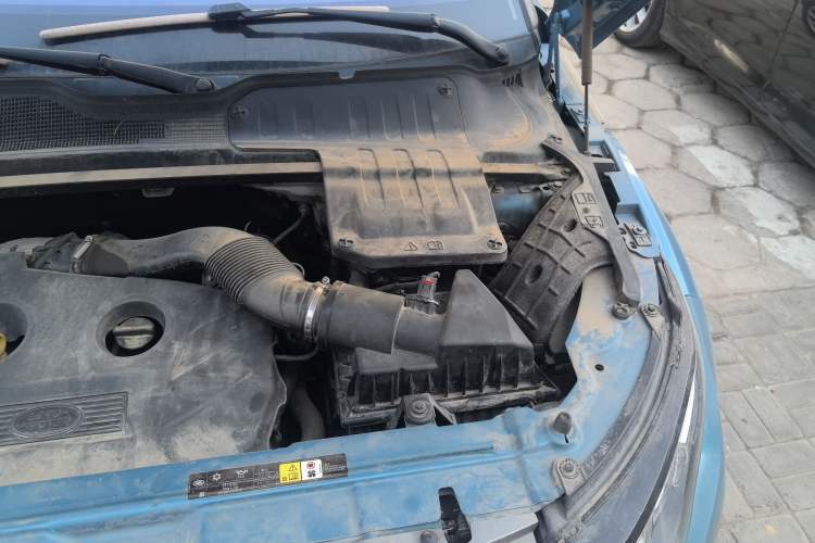 Used Land Rover Range Evoque 2014 2.0T 5-Door Luxury Edition Engine Bay Left