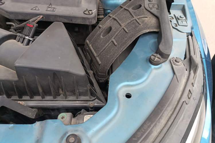 Used Land Rover Range Evoque 2014 2.0T 5-Door Ignite Edition Engine Bay Left
