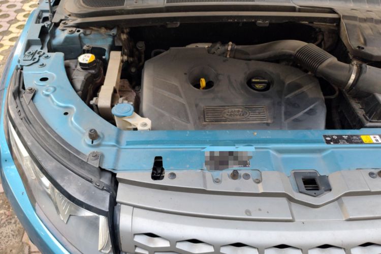 Used Land Rover Range Evoque 2014 2.0T 5-Door Luxury Edition Engine Bay Right