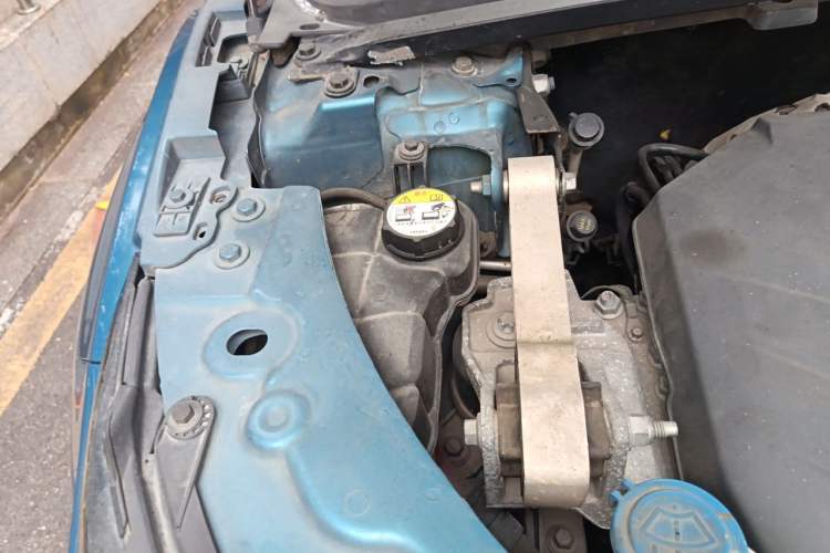 Used Land Rover Range Evoque 2014 2.0T 5-Door Ignite Edition Engine Bay Right