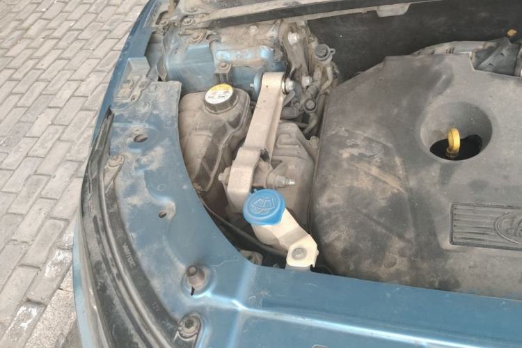 Used Land Rover Range Evoque 2014 2.0T 5-Door Luxury Edition Engine Bay Right