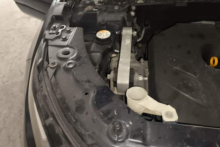 Used Land Rover Range Evoque 2014 2.0T 5-Door Ignite Edition Engine Bay Right