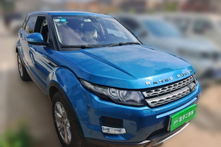 Used Land Rover Range Evoque 2014 2.0T 5-Door Luxury Edition Front Right 45 Deg