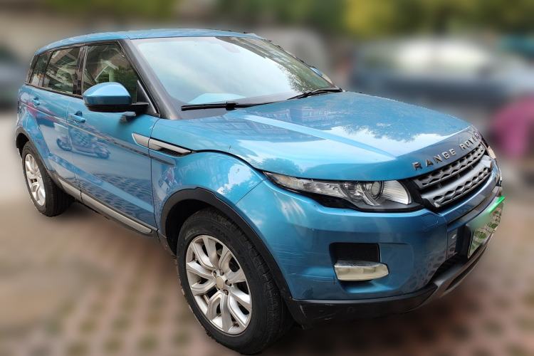 Used Land Rover Range Evoque 2014 2.0T 5-Door Luxury Edition Front Right 45 Deg
