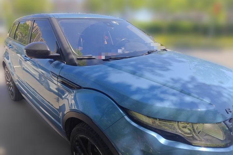 Used Land Rover Range Evoque 2014 2.0T 5-Door Ignite Edition Front Right 45 Deg