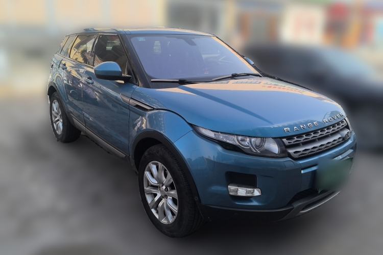 Used Land Rover Range Evoque 2014 2.0T 5-Door Luxury Edition Front Right 45 Deg