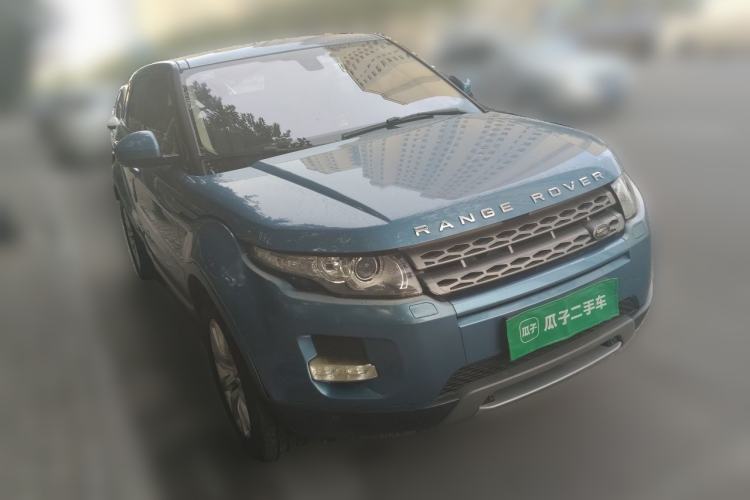 Used Land Rover Range Evoque 2014 2.0T 5-Door Luxury Edition Front Right 45 Deg