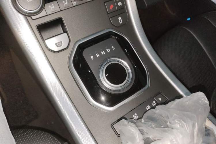 Used Land Rover Range Evoque 2014 2.0T 5-Door Ignite Edition Gear Lever