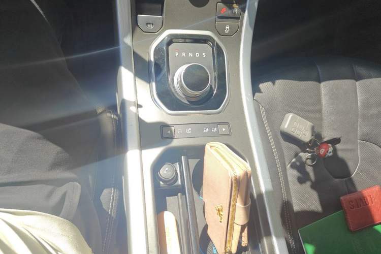Used Land Rover Range Evoque 2014 2.0T 5-Door Ignite Edition Gear Lever