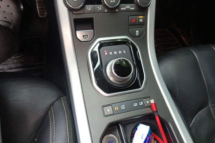 Used Land Rover Range Evoque 2014 2.0T 5-Door Ignite Edition Gear Lever