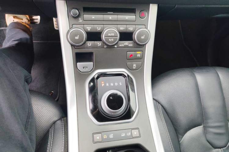 Used Land Rover Range Evoque 2014 2.0T 5-Door Ignite Edition Gear Lever