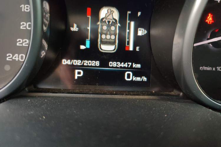 Used Land Rover Range Evoque 2014 2.0T 5-Door Luxury Edition Odometer Close Up