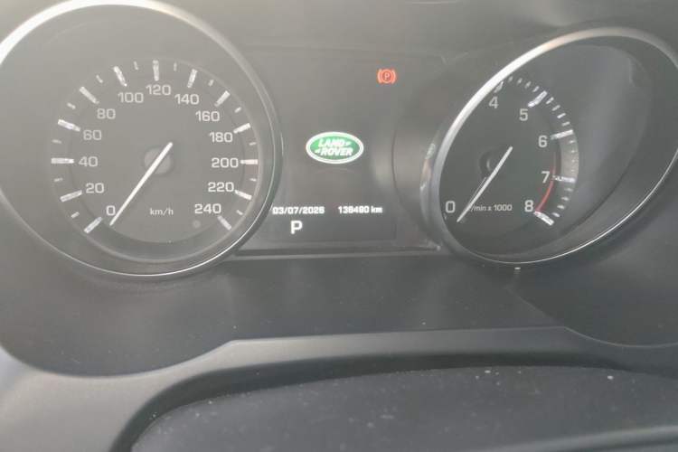 Used Land Rover Range Evoque 2014 2.0T 5-Door Luxury Edition Odometer Close Up