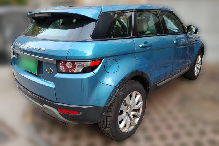 Used Land Rover Range Evoque 2014 2.0T 5-Door Luxury Edition Rear Right 45 Deg