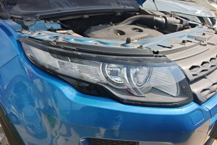 Used Land Rover Range Evoque 2014 2.0T 5-Door Luxury Edition Right Front Headlight