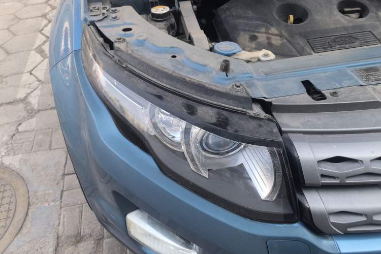 Used Land Rover Range Evoque 2014 2.0T 5-Door Luxury Edition Right Front Headlight