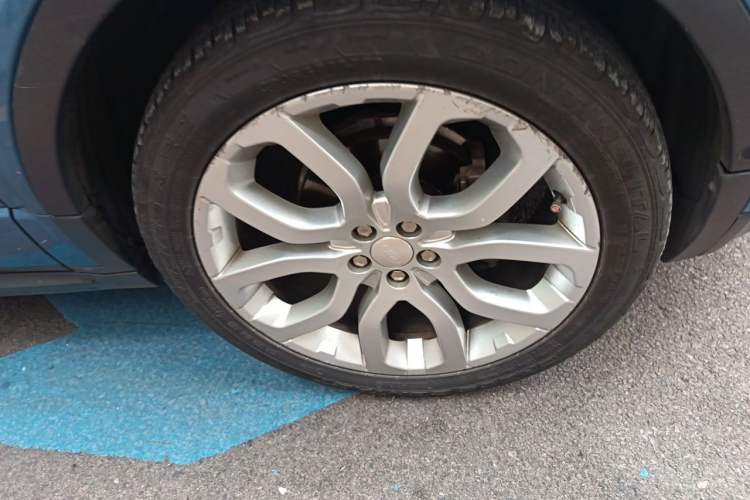 Used Land Rover Range Evoque 2014 2.0T 5-Door Ignite Edition Right Front Wheel Hub