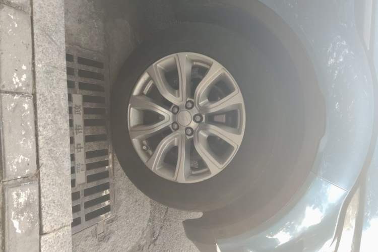Used Land Rover Range Evoque 2014 2.0T 5-Door Luxury Edition Right Front Wheel Hub