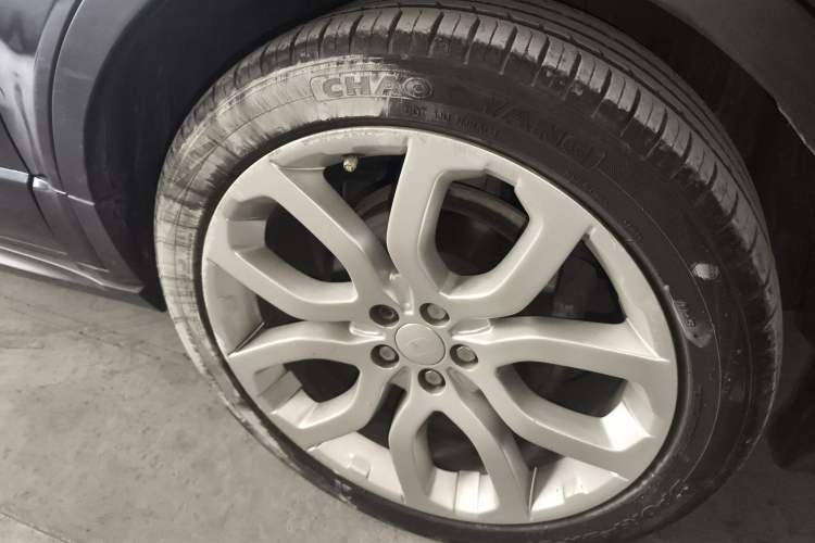 Used Land Rover Range Evoque 2014 2.0T 5-Door Ignite Edition Right Front Wheel Hub