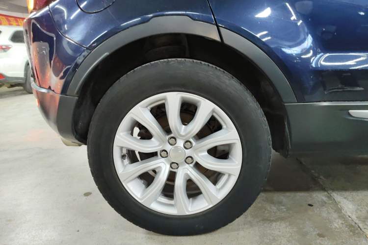 Used Land Rover Range Evoque 2014 2.0T 5-Door YAOZHEN Edition Right Rear Wheel Hub